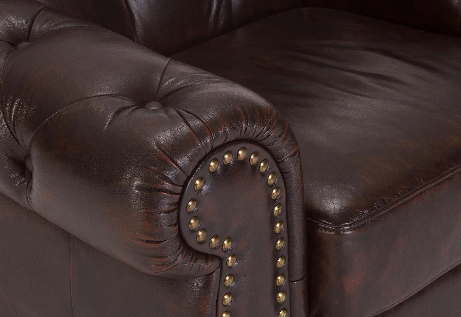 One Seater Colonial Chesterfield Sofa